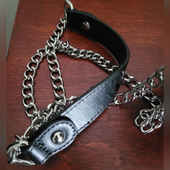The Nightmare Before Christmas Jack Pumpkin Split Glow-In-The-Dark Crossbody Bag - Picture 9 of 9